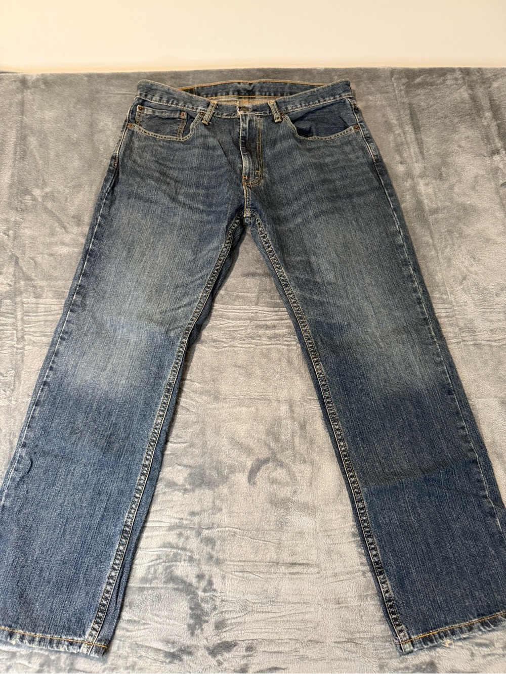 Levi's Straight-Leg style 559 Men's Jeans in Faded Blue 34x30